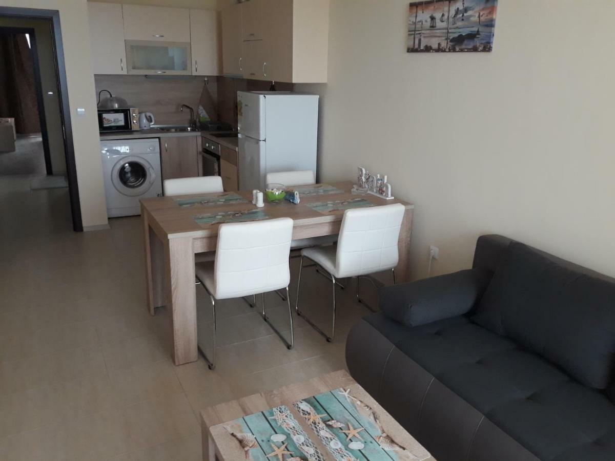 таня 8 Apartment Pomorie